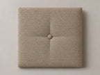 Cabecero modular nube beige, capitoné con botón tapizado central. Módulo de 30 × 30 × 3,5 cm.