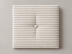 Cabecero modular pana gruesa blanca, capitoné con botón tapizado central. Módulo de 30 × 30 × 3,5 cm.