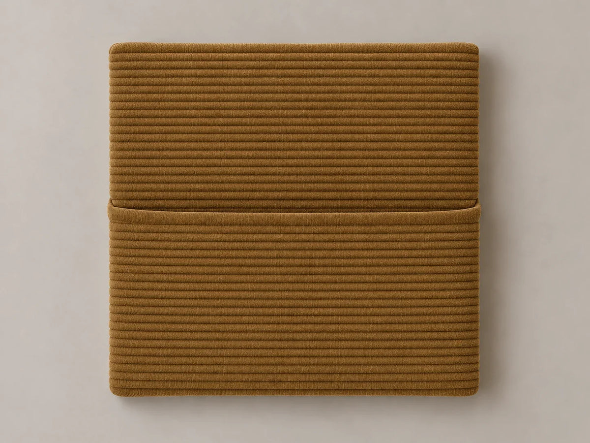 Cabecero modular pana marrón, liso con bolsillo a media altura. Módulo de 30 × 30 × 3,5 cm.