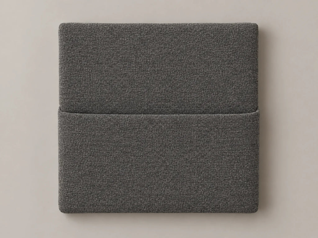 Cabecero modular tela entrelazada gris, liso con bolsillo a media altura. Módulo de 30 × 30 × 3,5 cm.