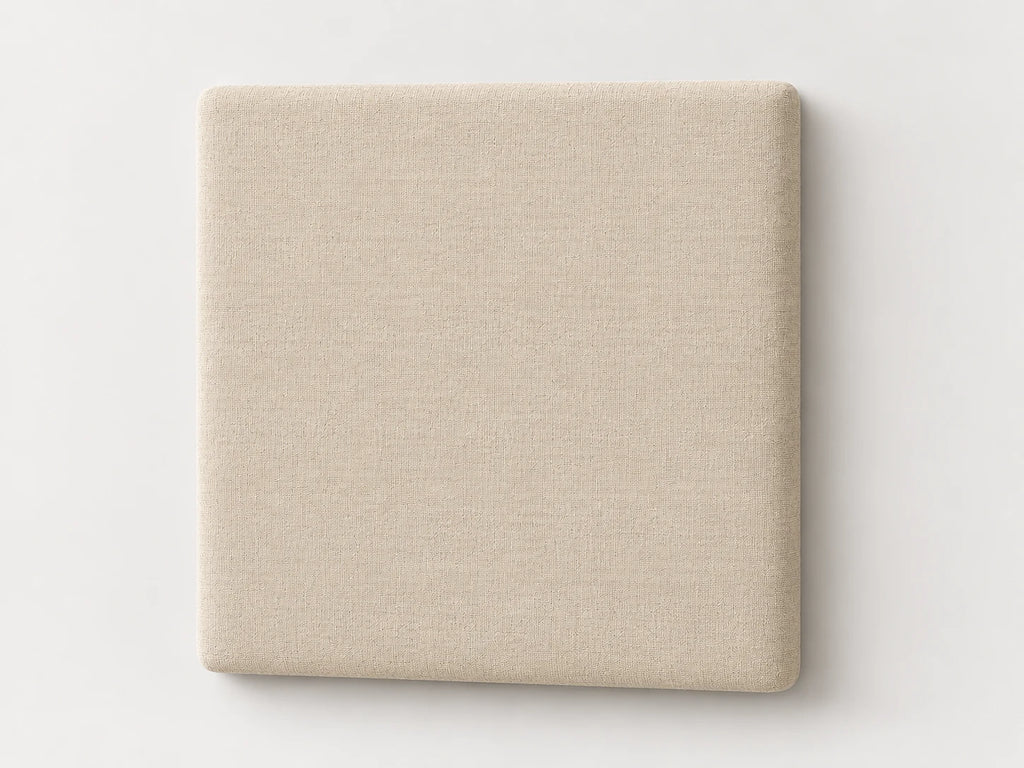 Cabecero modular · Vista del acabado tela tejida beige en un módulo liso de 30 × 30 × 3,5 cm